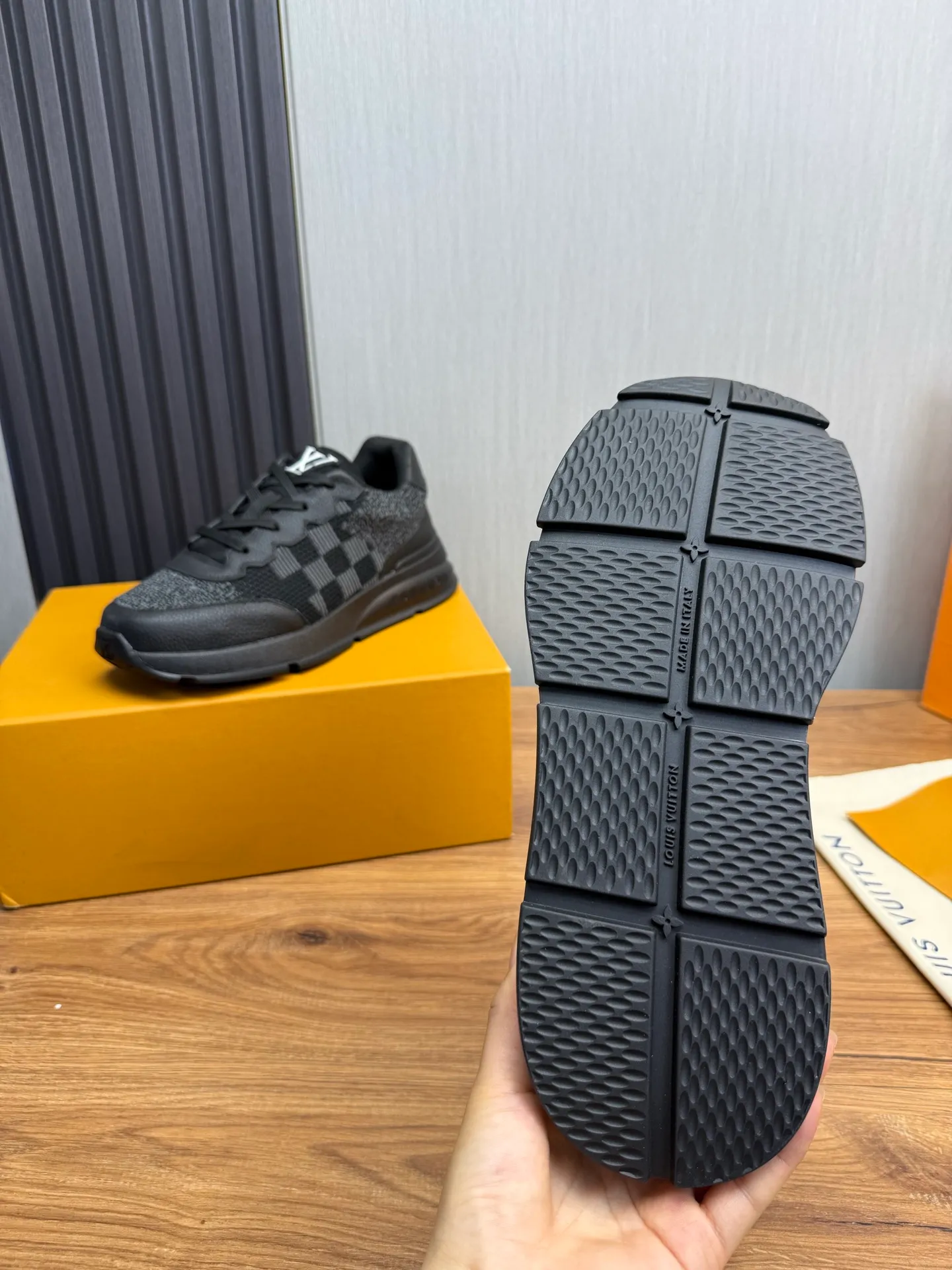 Men's shoes 💰640💰 LOUIS VUITTON [Luden Yiwei] The new trendy Lv is on the market 🎁, casual and fashionable men's shoes 👟 The upper is made of high-count and high-density fly weave + cowhide mesh lining, the original wear-resistant rubber outsole, the version is simple and elegant, exclusive for trendy men. 38-45 (45 is custom-made and cannot be returned or exchanged)
